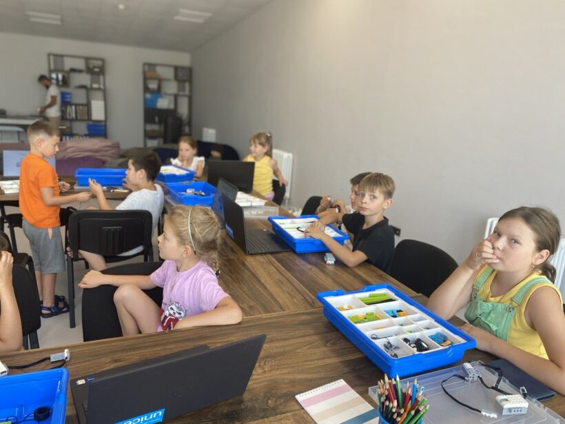 Școli de vară pentru tineri și adolescenți refugiați, în Căușeni