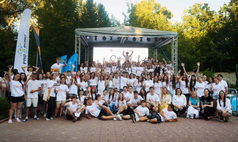 UNICEF și Fundația Orange Moldova susțin implicarea civică a tinerilor din Republica Moldova și Ucraina